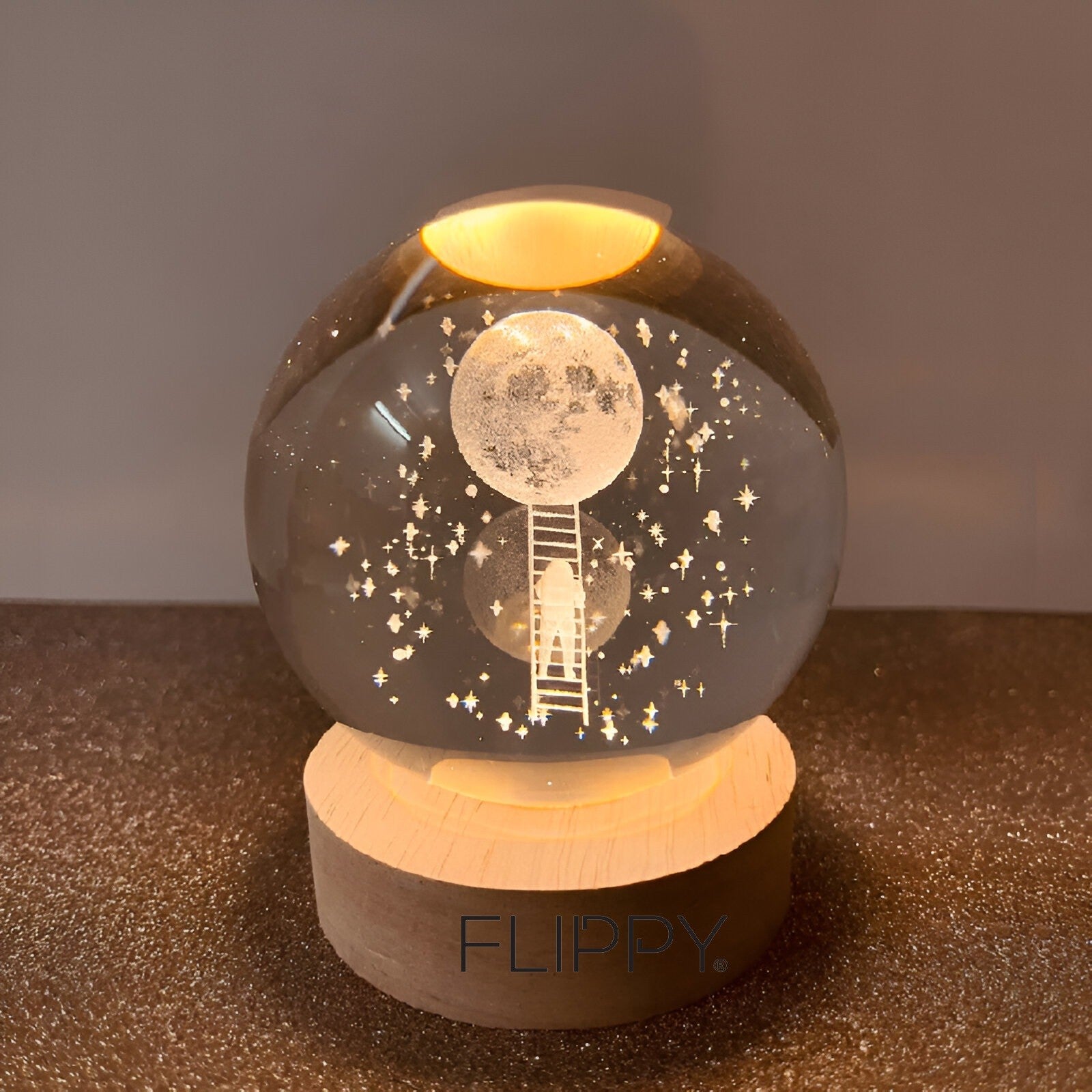 Lampa LED Decorativa, Flippy, cu Bila de Cristal cu Diametru 6cm, Model Astronaut pe Scara catre Luna 3D, Alimentare USB, Suport din Lemn, Lumina Alb Cald-1