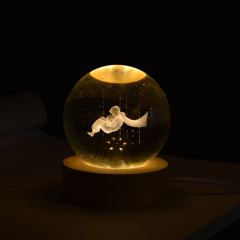 Lampa LED Decorativa, Flippy, cu Bila de Cristal cu Diametru 6cm, Model Micul Print 3D, Alimentare USB, Suport din Lemn, Lumina Alb Cald-4