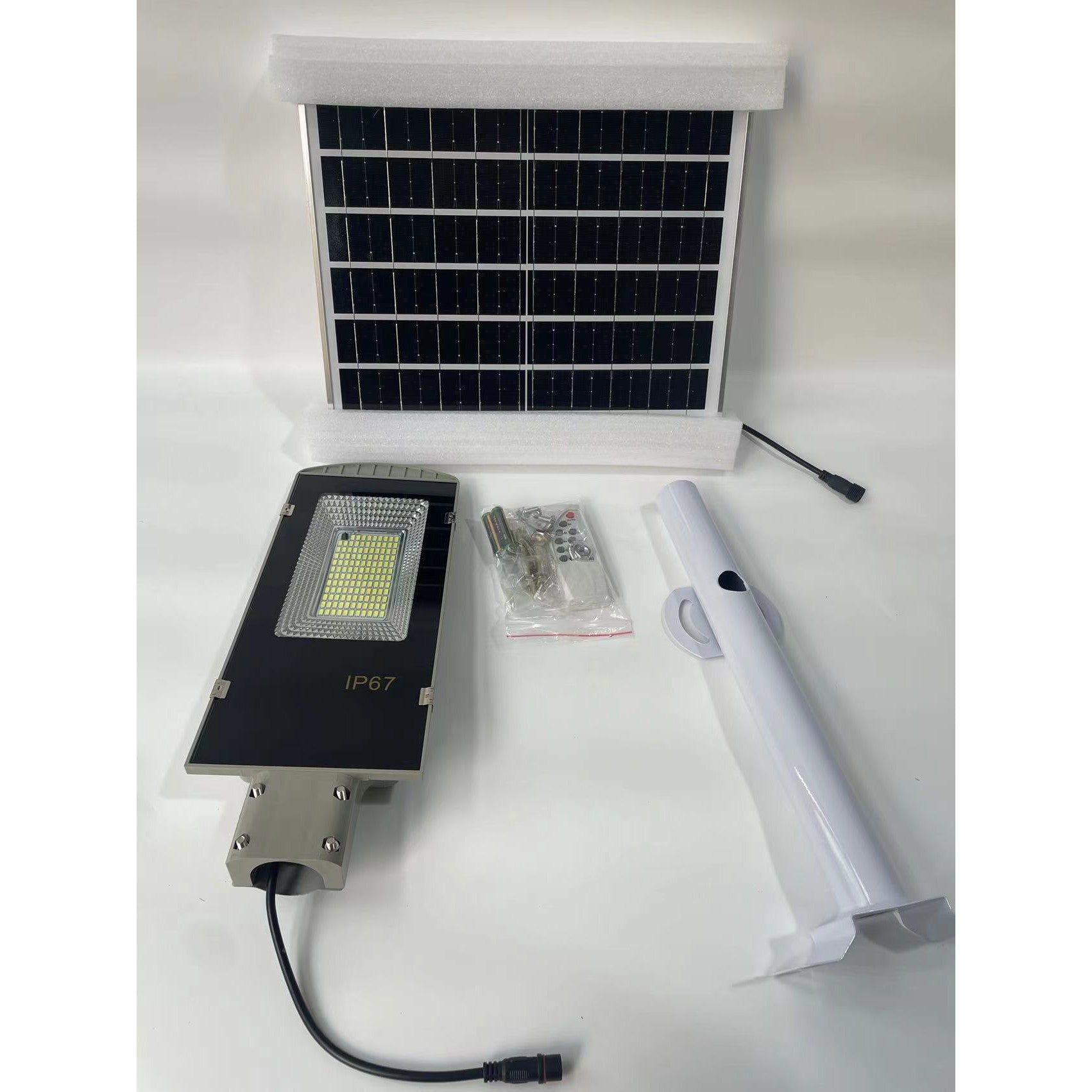 Lampa solara stradala Flippy, IP65, senzor de lumina, 100 LED-uri SMD, 7200 lm, panou 12W, putere 80W, autonomie 12-16 ore, telecomanda, montare prin fixare, pentru strada sau gradina, finisaj lucios, material ABS, 38.6 x 13.3 x 6.5 cm, lumina a-10