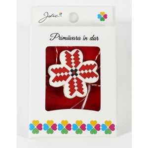 Martisor Brosa Mica in Cutie, Dimensiune Brosa 2.5-3 cm, Material Metal, Model Trifoi Traditional 2-0
