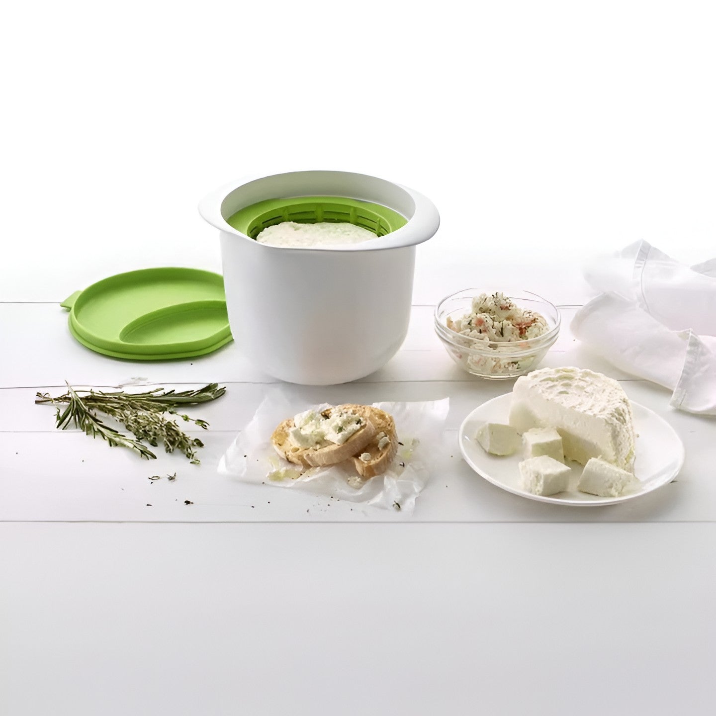 Recipient pentru Preparat Branza, Flippy, Capac de Silicon, Cheese Maker din Plastic, Strecuratoare, 17x14.5x12.8 cm, Alb-2