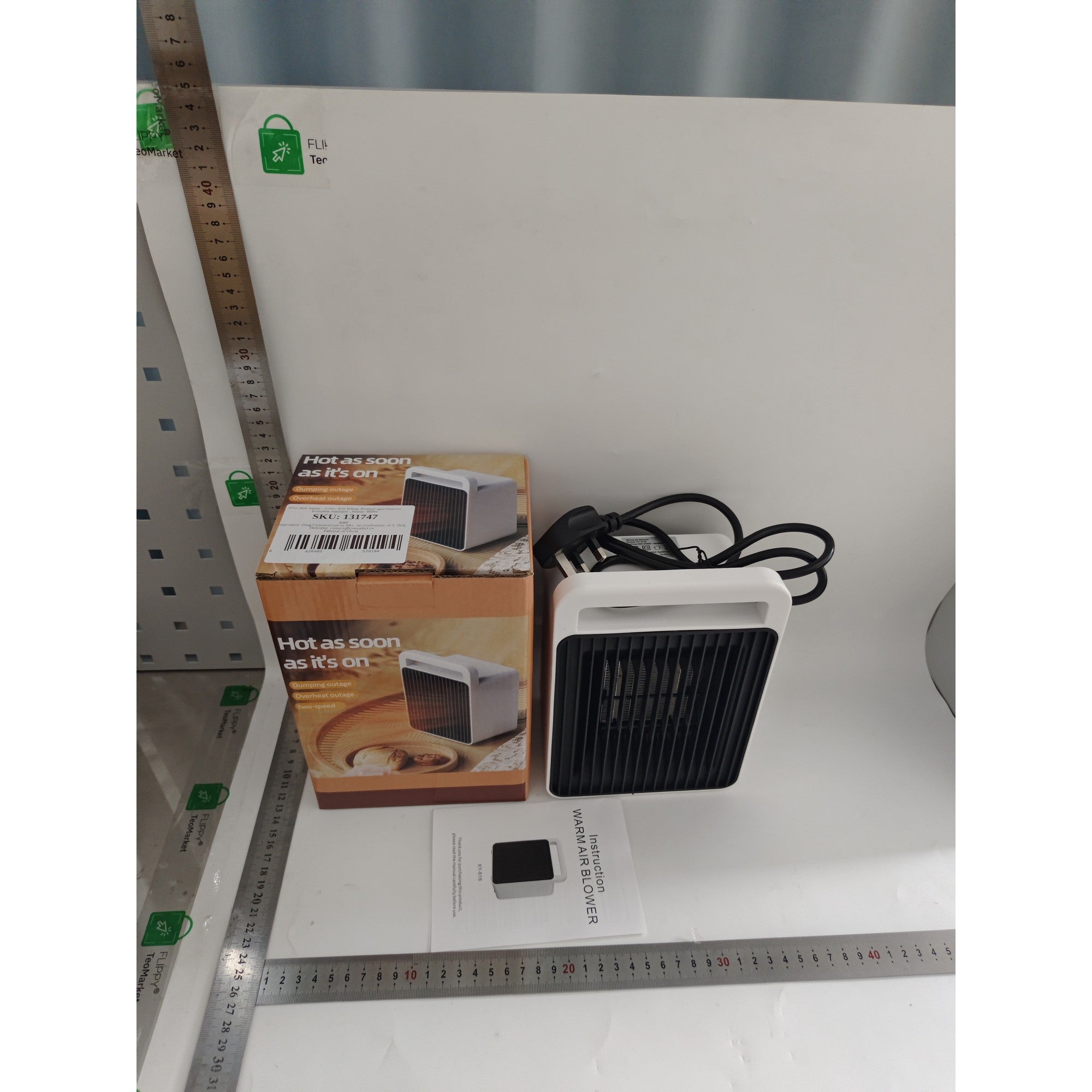 Mini Aeroterma, Flippy, Mini Radiator Electric, Putere 900 W, Buton cu 2 Trepte de Temperatura, Inchidere Automata, cu Maner de Prindere, 15x10.3x21 cm, Alb/ Negru-1