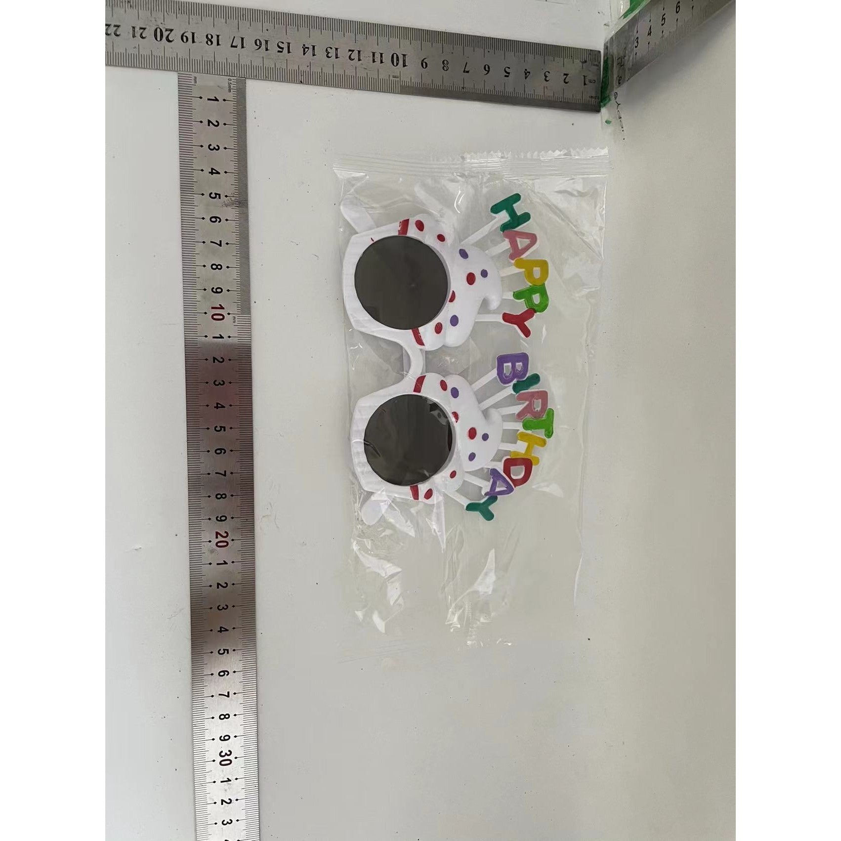 Ochelari Happy Birthday, Flippy, Tematica Aniversare, Protectie Soare, din Plastic, Model Prajiturele, 18x11.5 cm, Alb-1