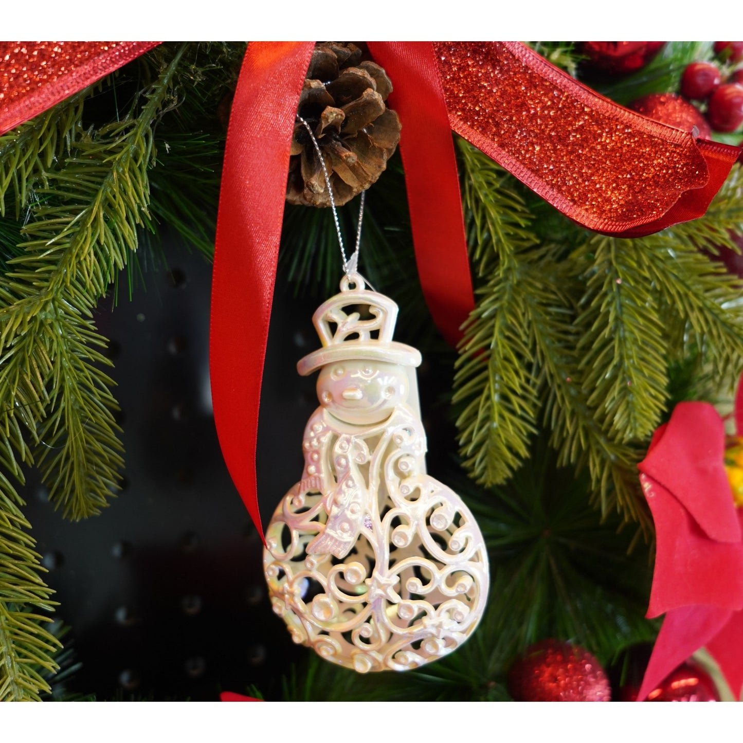 Ornament brad de Craciun, Perlat, in forma de Om de zapada, 8 cm x 13 cm, Plastic, Flippy-1
