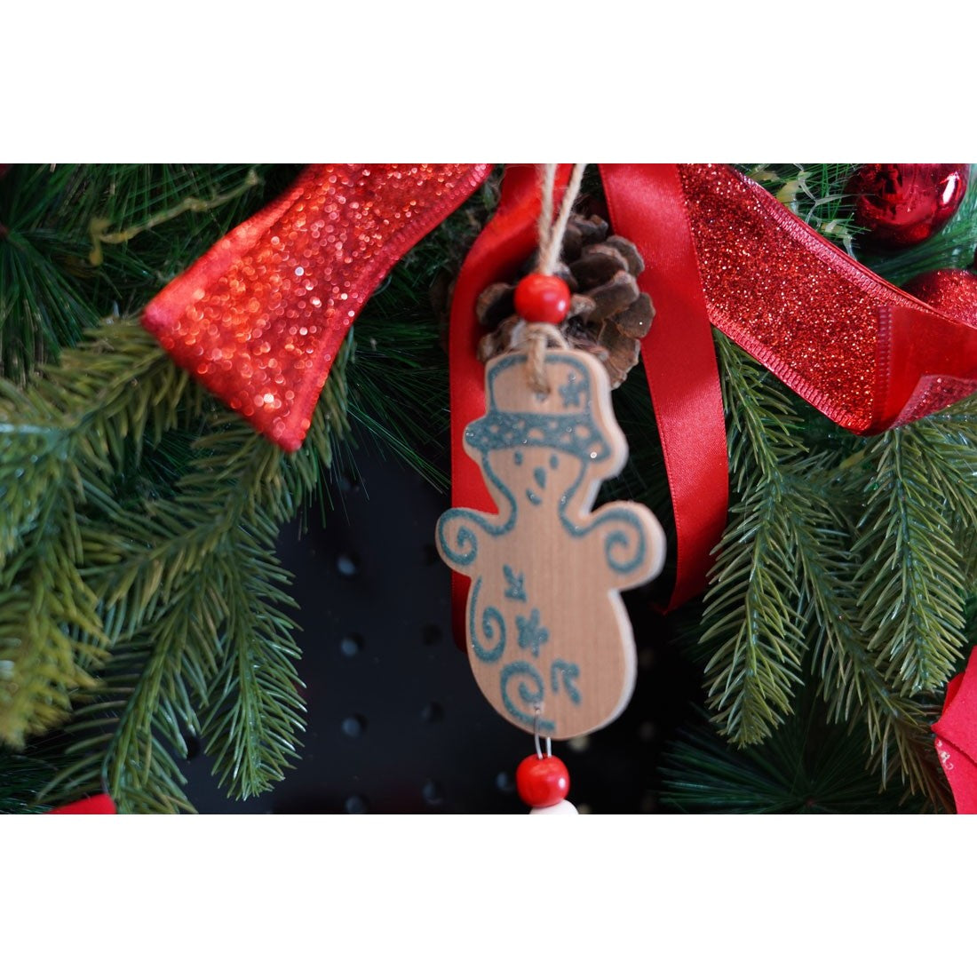 Ornament de brad om de zapada, Flippy, multicolor, lemn, 17 cm-3