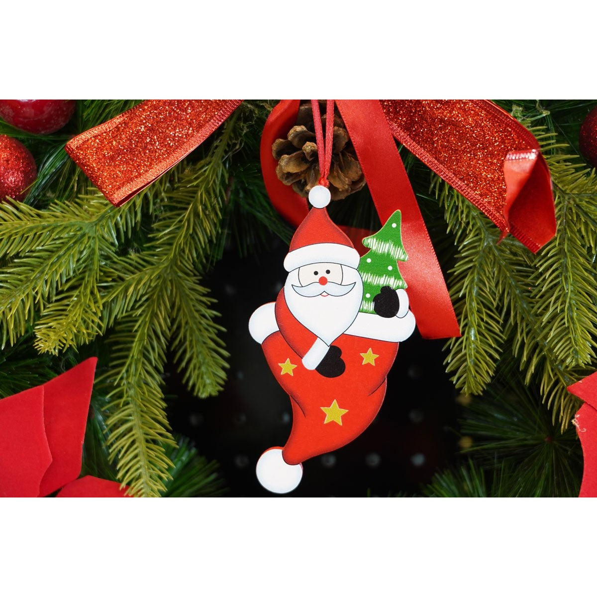 Ornament de brad om de zapada in ciorap, Flippy, rosu, lemn, 14 cm-3