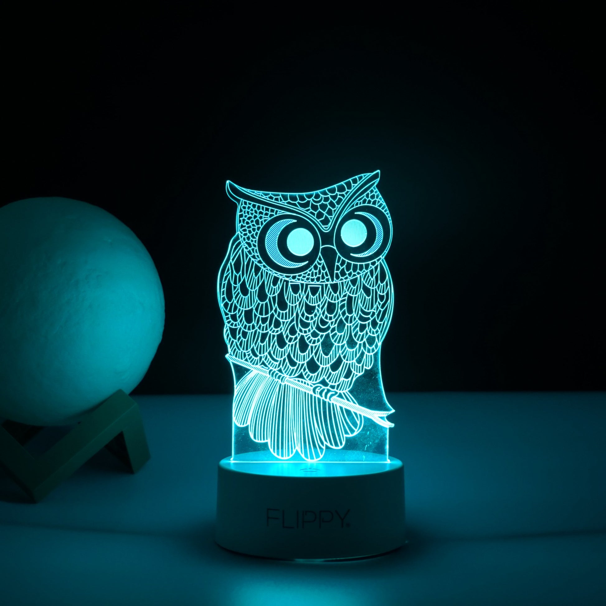 Lampa LED decorativa, Flippy, 3D, Bufnita, cu USB si baterii, 20 cm inaltime, din material acril, lumina multicolora si telecomanda inclusa, alb-2