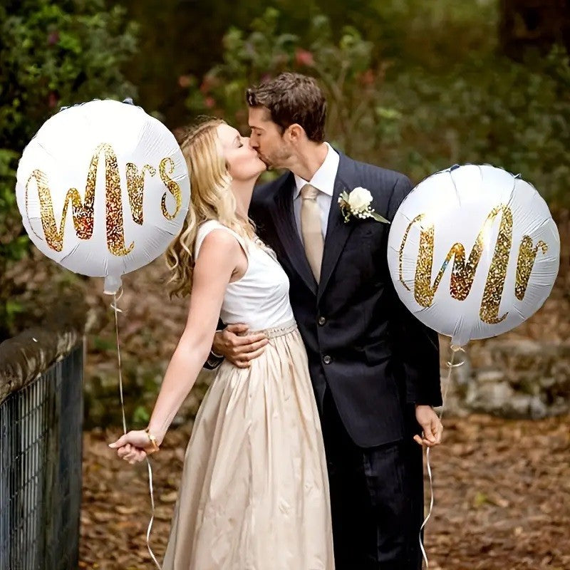 Set 12 Baloane din Folie Metalizata si din Latex, Flippy, Model Mr Mrs, Tema Nunta, Baloane Party cu Confetti, 45 cm, 30 cm, Pai inclus, Umflare cu Aer sau Heliu, Alb/Auriu-5