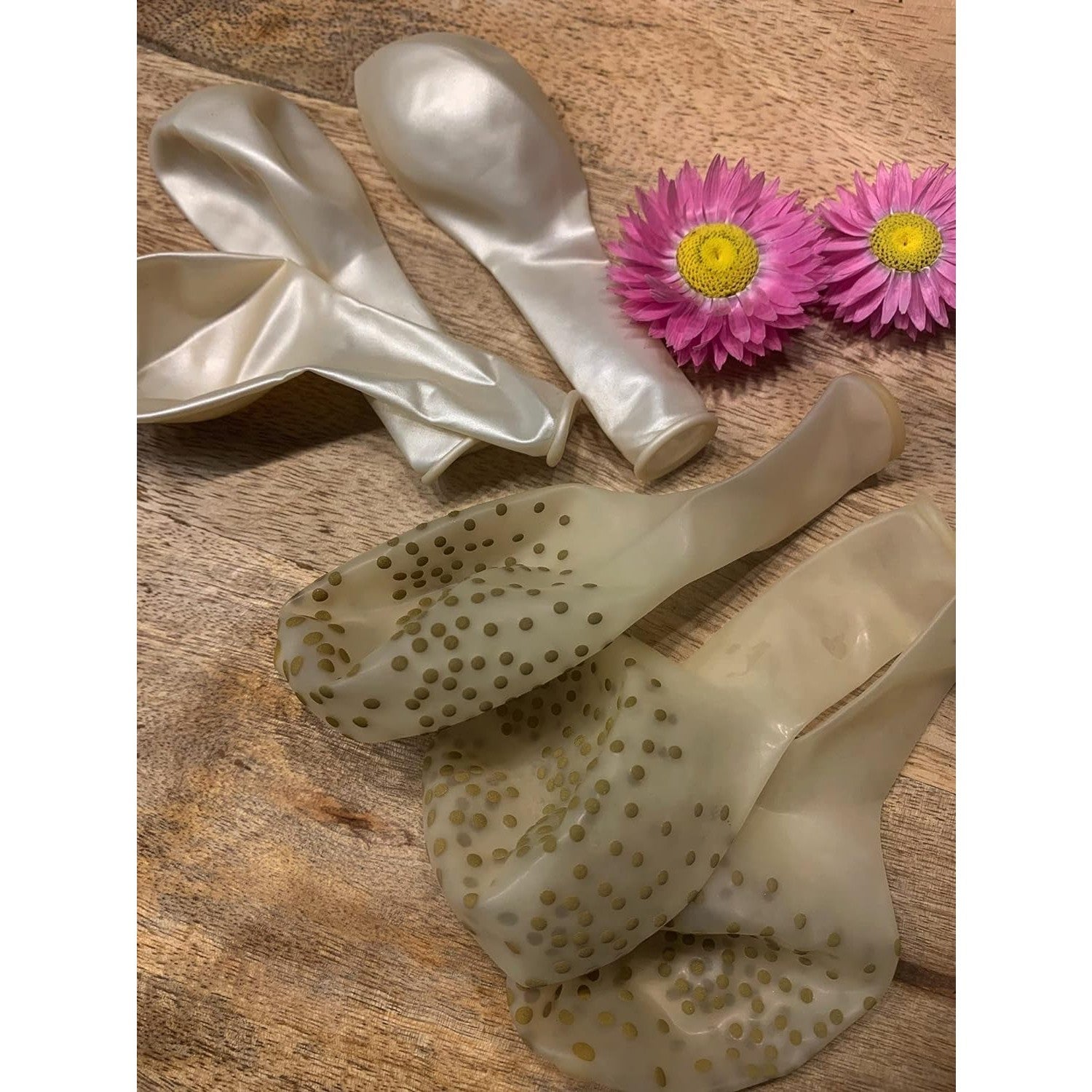 Set 12 Baloane din Folie Metalizata si din Latex, Flippy, Model Mr Mrs, Tema Nunta, Baloane Party cu Confetti, 45 cm, 30 cm, Pai inclus, Umflare cu Aer sau Heliu, Alb/Auriu-6