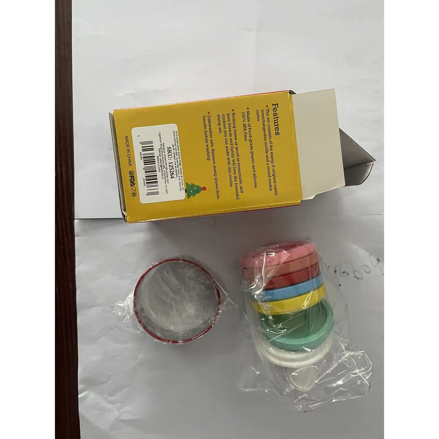 Set 6 stampile pentru prajituri Flippy, tematica de Craciun, din silicon alimentar non-toxic, taietor aluat inclus, 6 cm,  maner din plastic, compact, usor de depozitat,-8