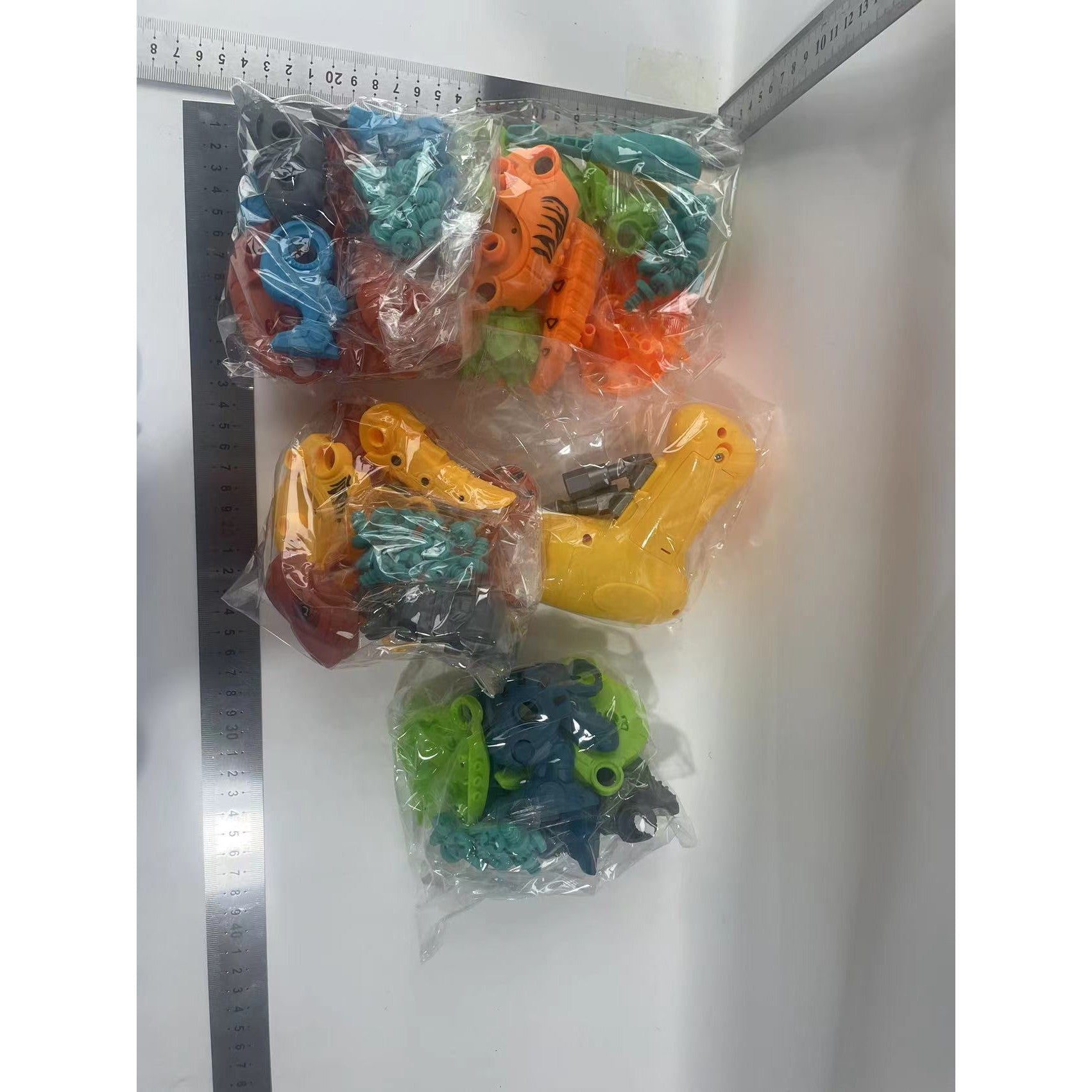 Set de Constructie, Flippy, 4 Dinozauri, cu Bormasina de Jucarie, Surubelnita si Cutie Depozitare, 22 cm, Multicolor-1