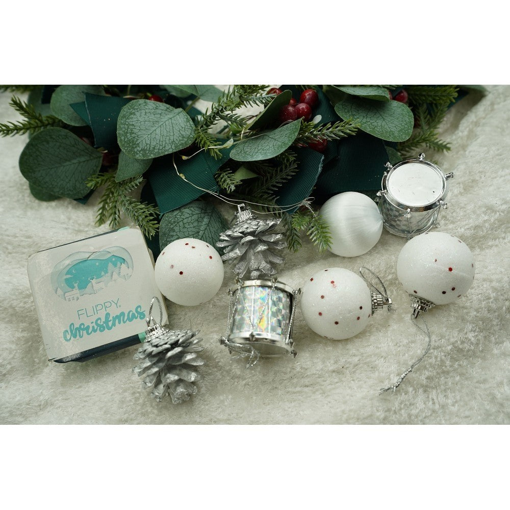 Set de 12 ornamente de brad, Flippy, de tip Glob, Alb/ Argintiu, din polistiren, cu finisaj sclipitor , cutie  4  cm adancime x 20  cm inaltime x 12  cm lungime)-6