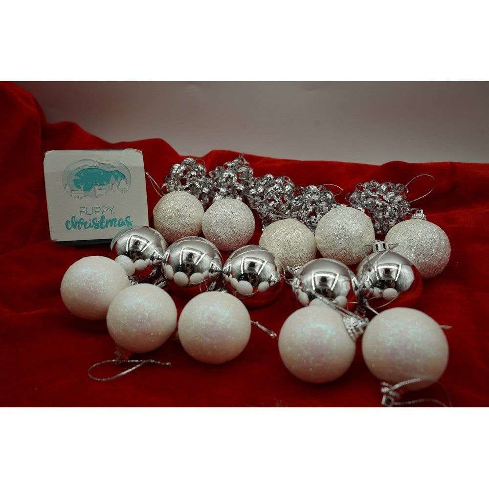 Set de 20 ornamente de brad, Flippy, de tip Glob, Alb/ Argintiu, din polistiren, cu finisaj sclipitor , cutie  4  cm adancime x 20  cm lungime x 16  cm inaltime-6