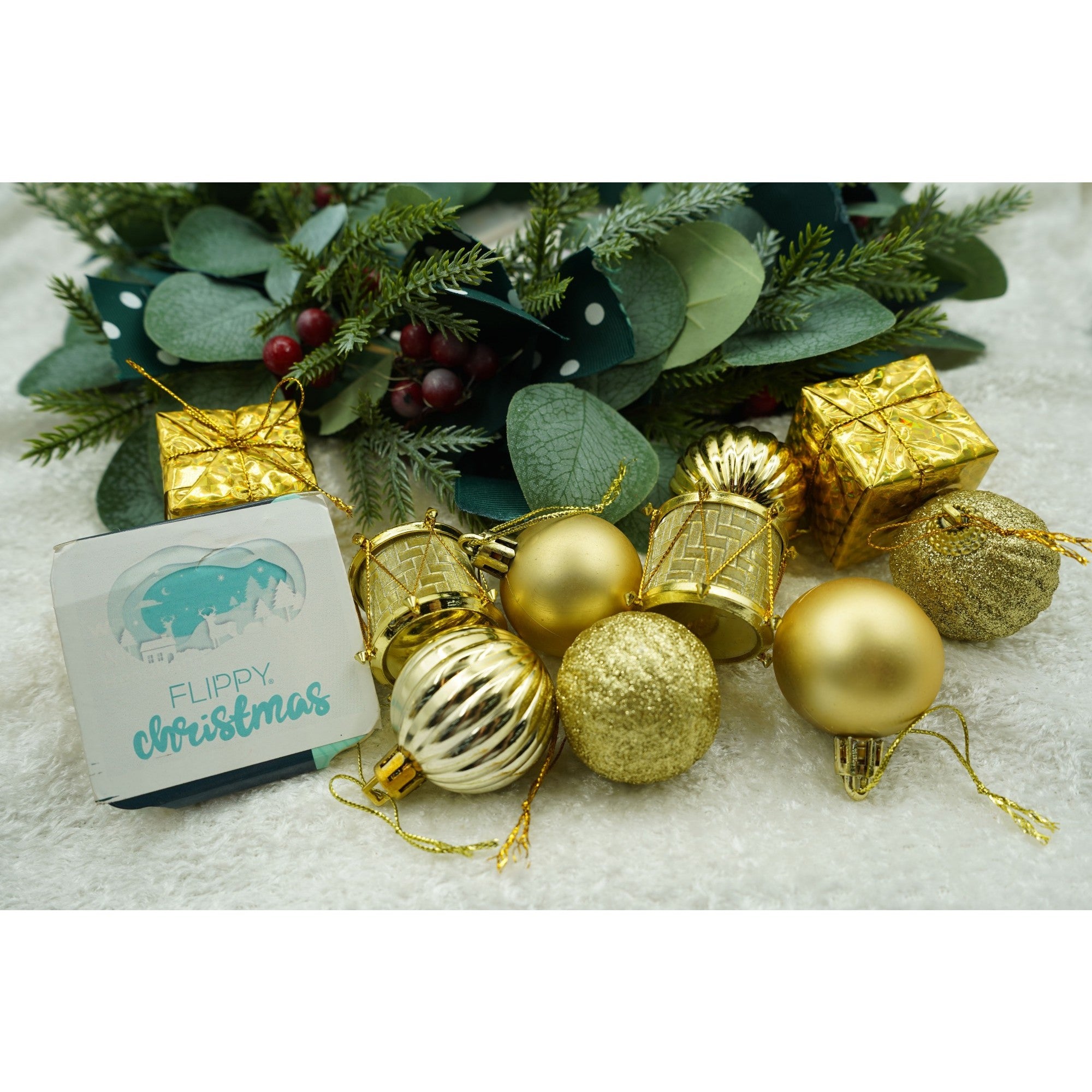 Set de 20 ornamente de brad, Flippy, de tip Glob, Auriu, din polistiren, cu finisaj sclipitor , cutie  4  cm adancime x 20  cm lungime x 16  cm inaltime-1