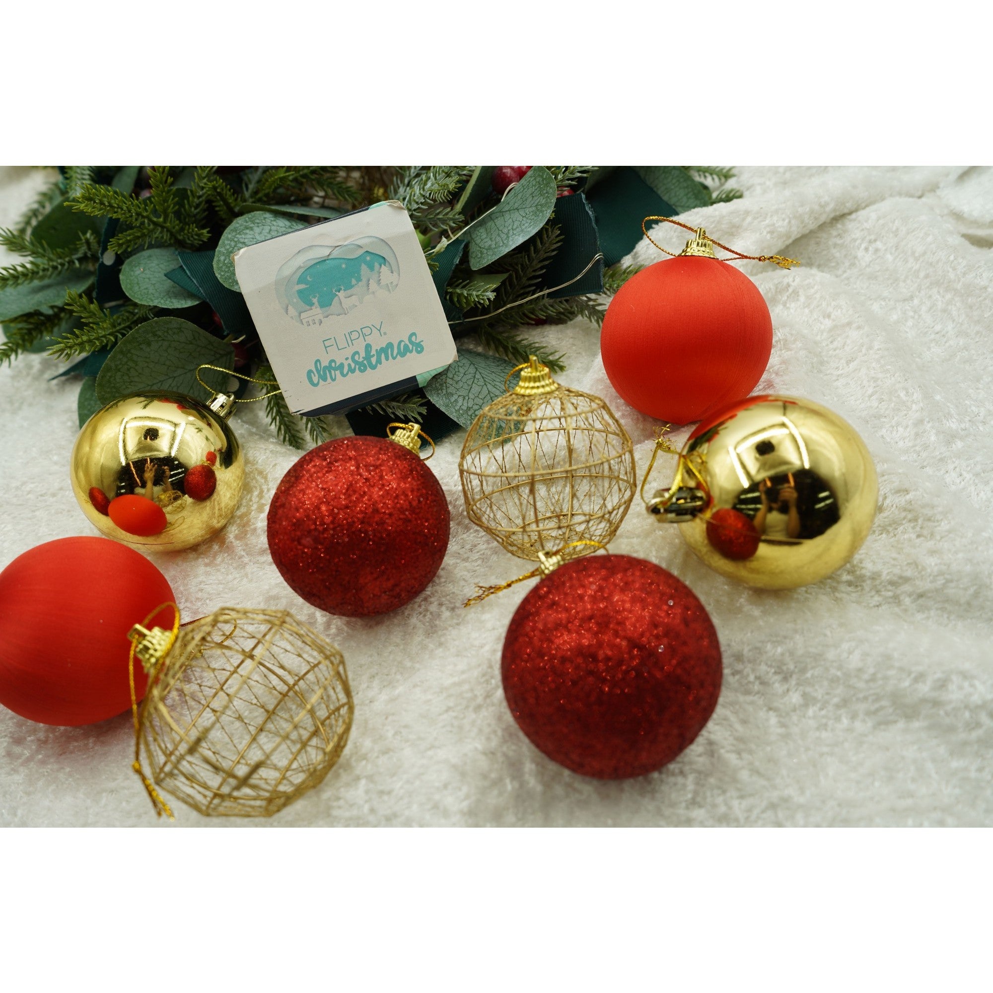 Set de 28 ornamente de brad, Flippy, de tip Glob, Rosu/ Auriu, din polistiren, cu finisaj sclipitor , cutie  18  cm adancime x 22  cm inaltime x 18  cm lungime)-1