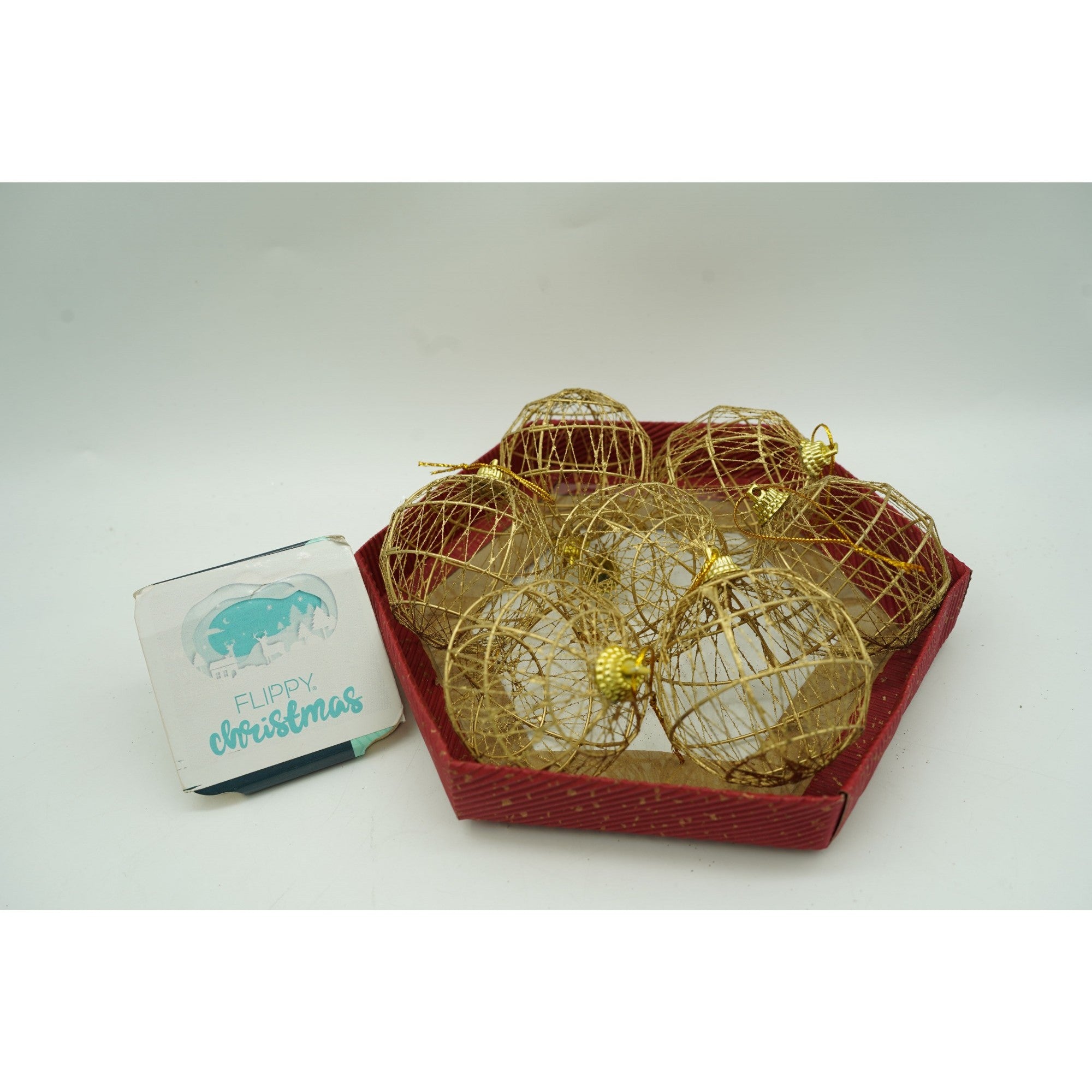 Set de 28 ornamente de brad, Flippy, de tip Glob, Rosu/ Auriu, din polistiren, cu finisaj sclipitor , cutie  18  cm adancime x 22  cm inaltime x 18  cm lungime)-4