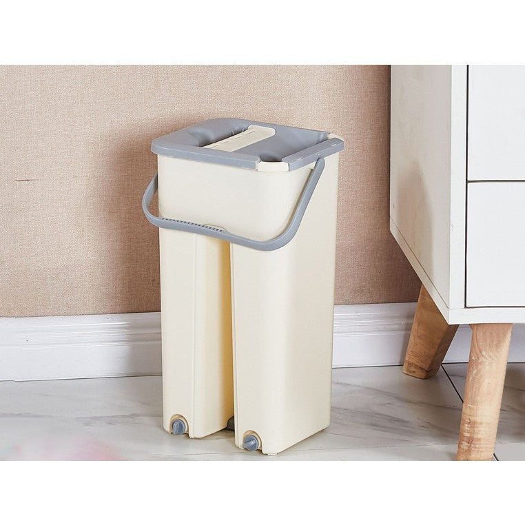 Set de curatenie Flippy, mop si galeata, galeata 6 l, 2 rezerve microfibra incluse, design modern, pentru interior, material plastic, peri sintetici, plat, cu storcere, bej-1