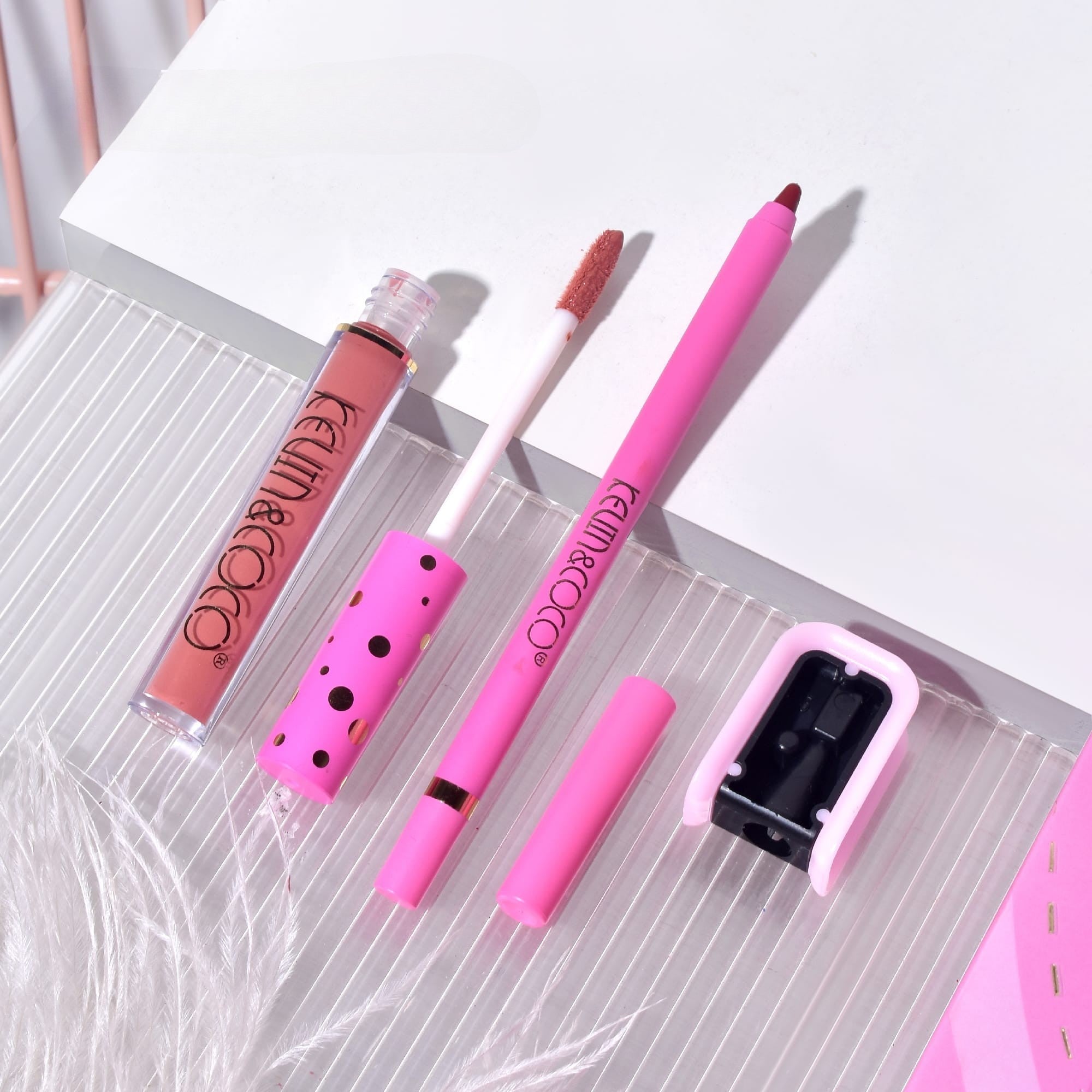 Set Paleta de machiaj cu 14 farduri de pleoape Kevin&Coco, Red Heart Eyeshadow Palette, 21 x 20.5 x 2.2cm-2
