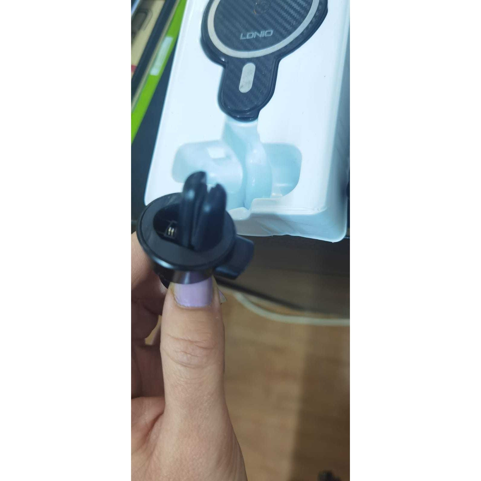 Suport auto MagSafe cu incarcare wireless 15W, Flippy, pentru seria iPhone 12, seria iPhone 13 si seria iPhone 14, Negru, Resigital-6