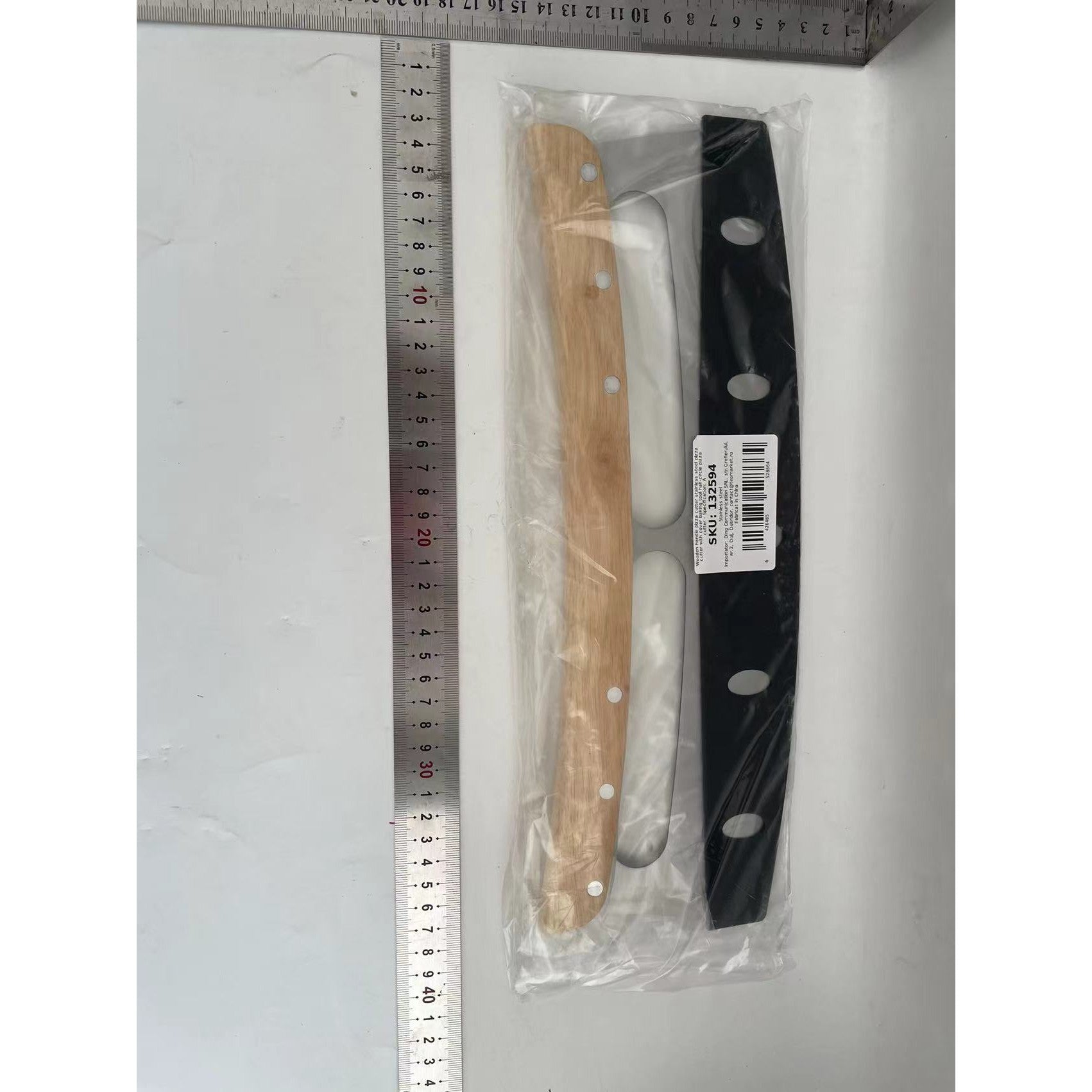 Taietor Feliator de Pizza, Flippy, din Otel Inoxidabil, cu Capac, Maner din Lemn, Antialunecare, Lama Neteda si Ascutita, 34x10 cm, Maro-1