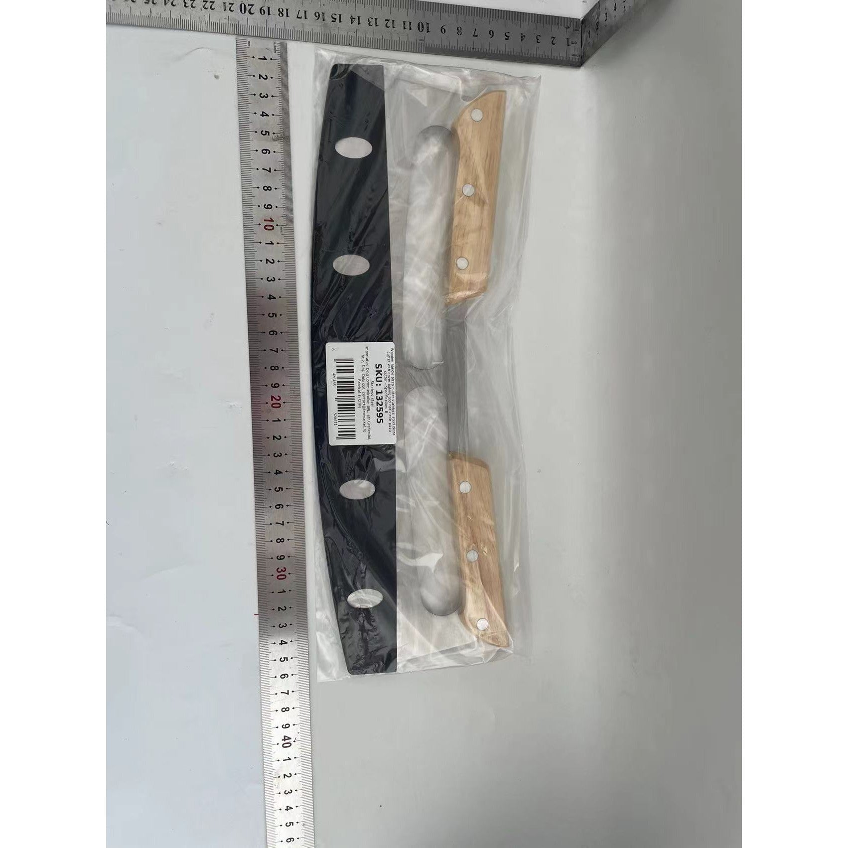 Taietor Feliator de Pizza, Flippy, din Otel Inoxidabil, cu Capac, Maner din Doua Bucatie, din Lemn, Antialunecare, Lama Neteda si Ascutita, 34x10 cm, Maro-1