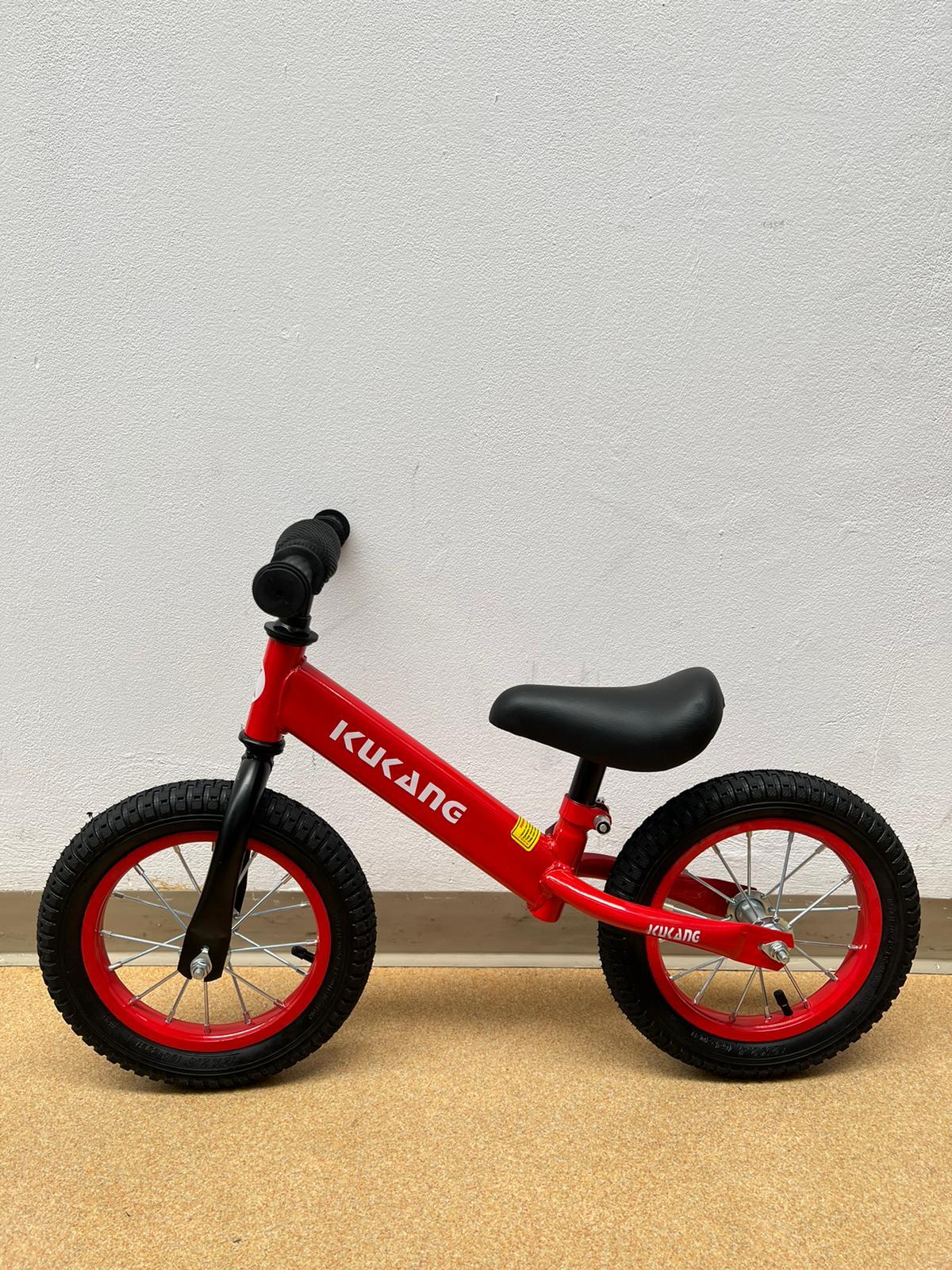 Bicicleta din metal, fara pedale, roti cauciuc, pentru copii