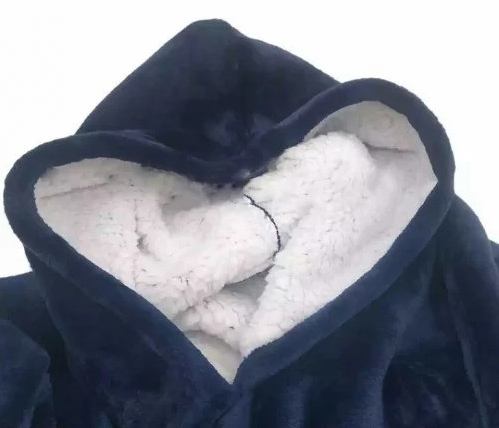 Patura cu maneci stil hanorac, cu gluga si buzunar, Huggle