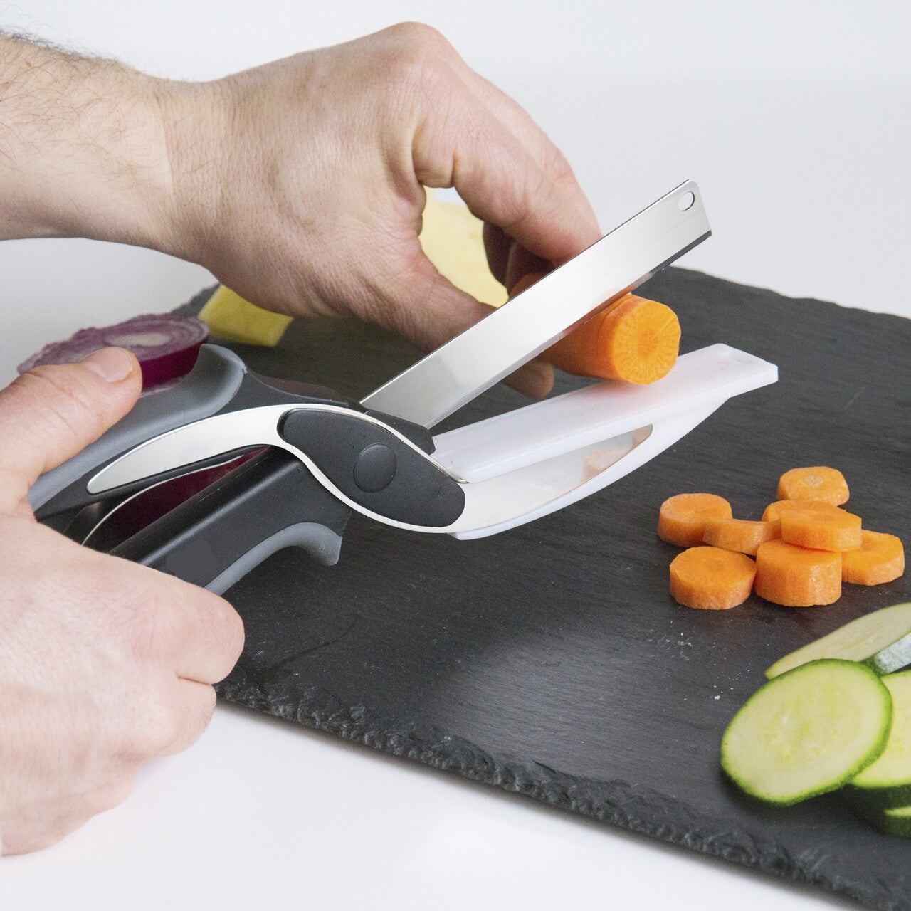 Foarfece de bucatarie 2 in 1 pentru legume si fructe