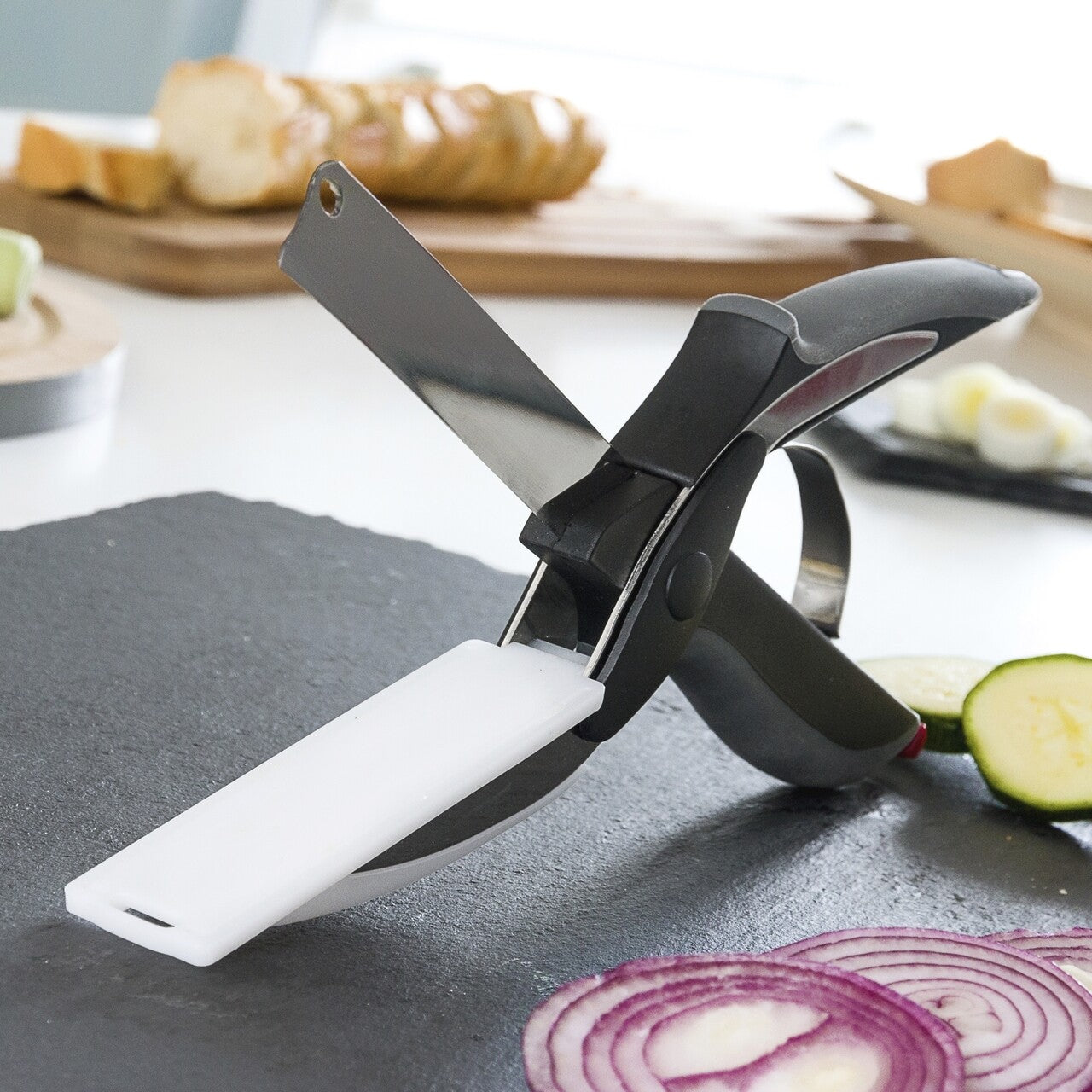 Foarfece de bucatarie 2 in 1 pentru legume si fructe