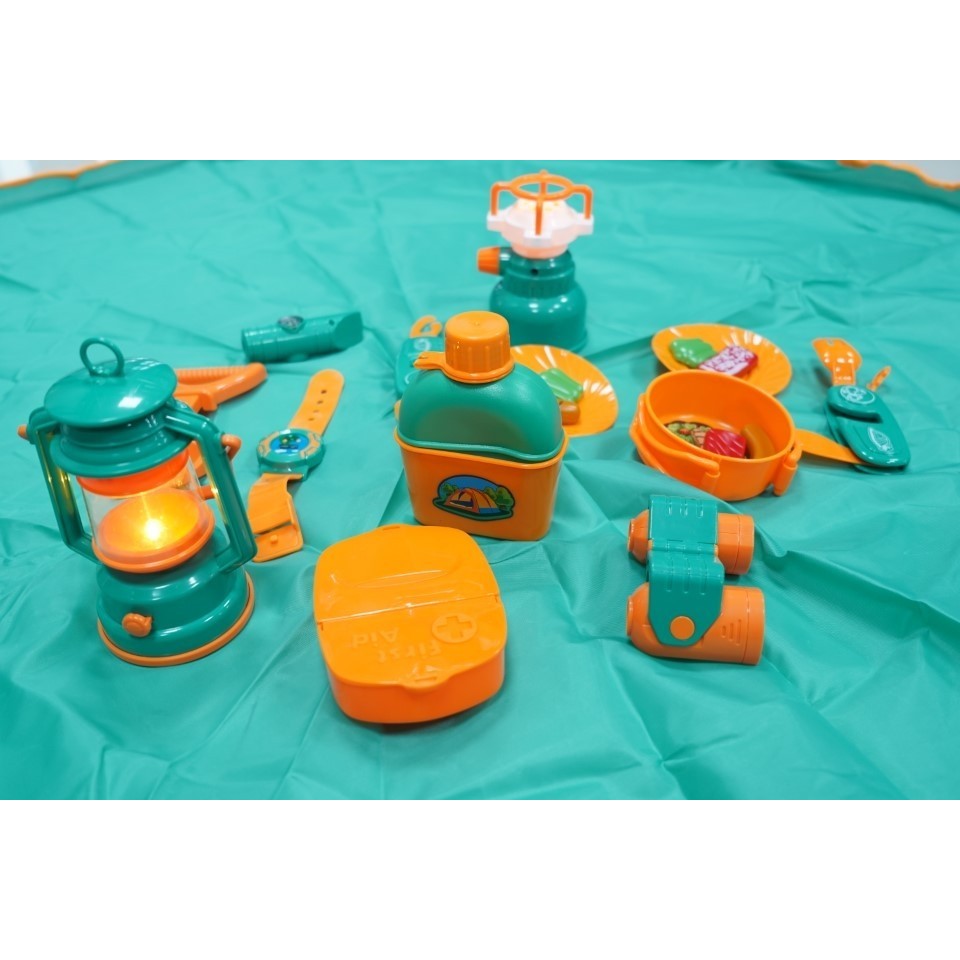 SET CAMPING EXTERIOR/INTERIOR PENTRU COPII, COVORAS, 18 USTENSILE DE JOACA, +3 ANI, MULTICOLOR